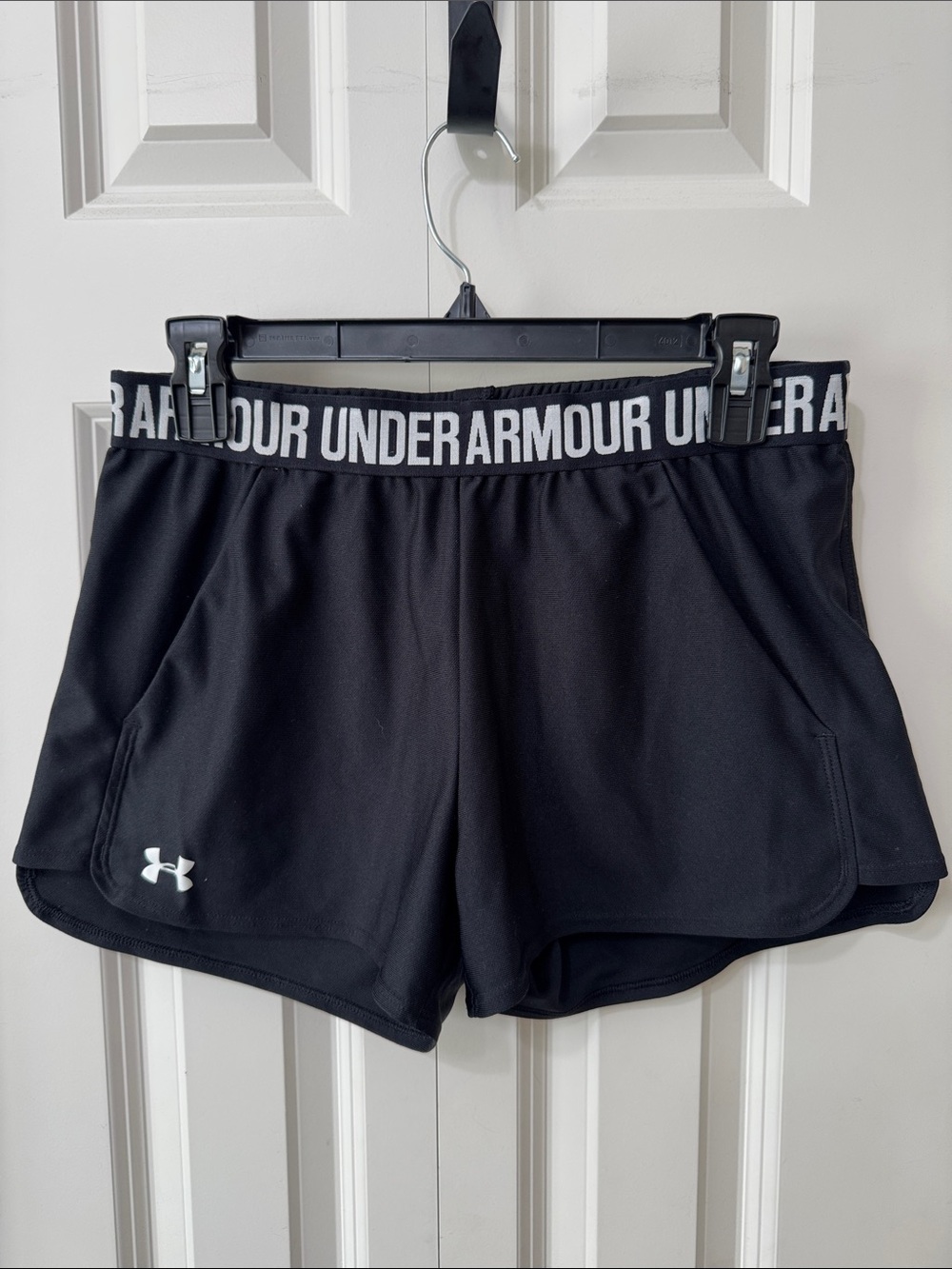 Under Armour Black Women's Athletic Shorts with Branded Waistband with Pockets